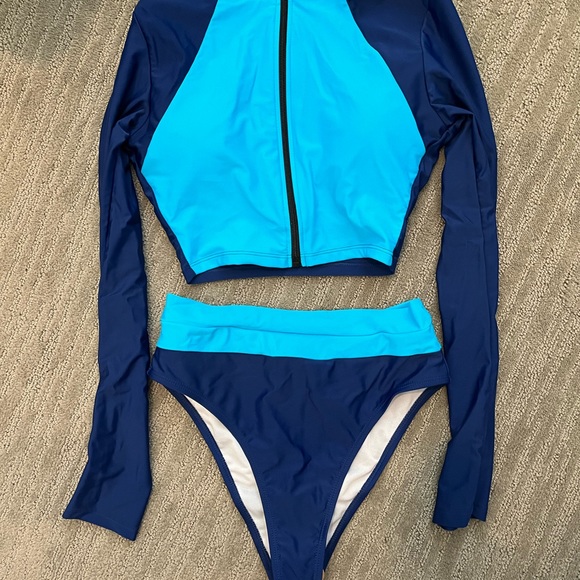 New Rashguard Set - Picture 3 of 14